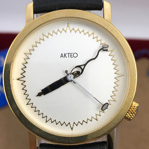 Is there a Doctor in the House Gold  Akteo Watch